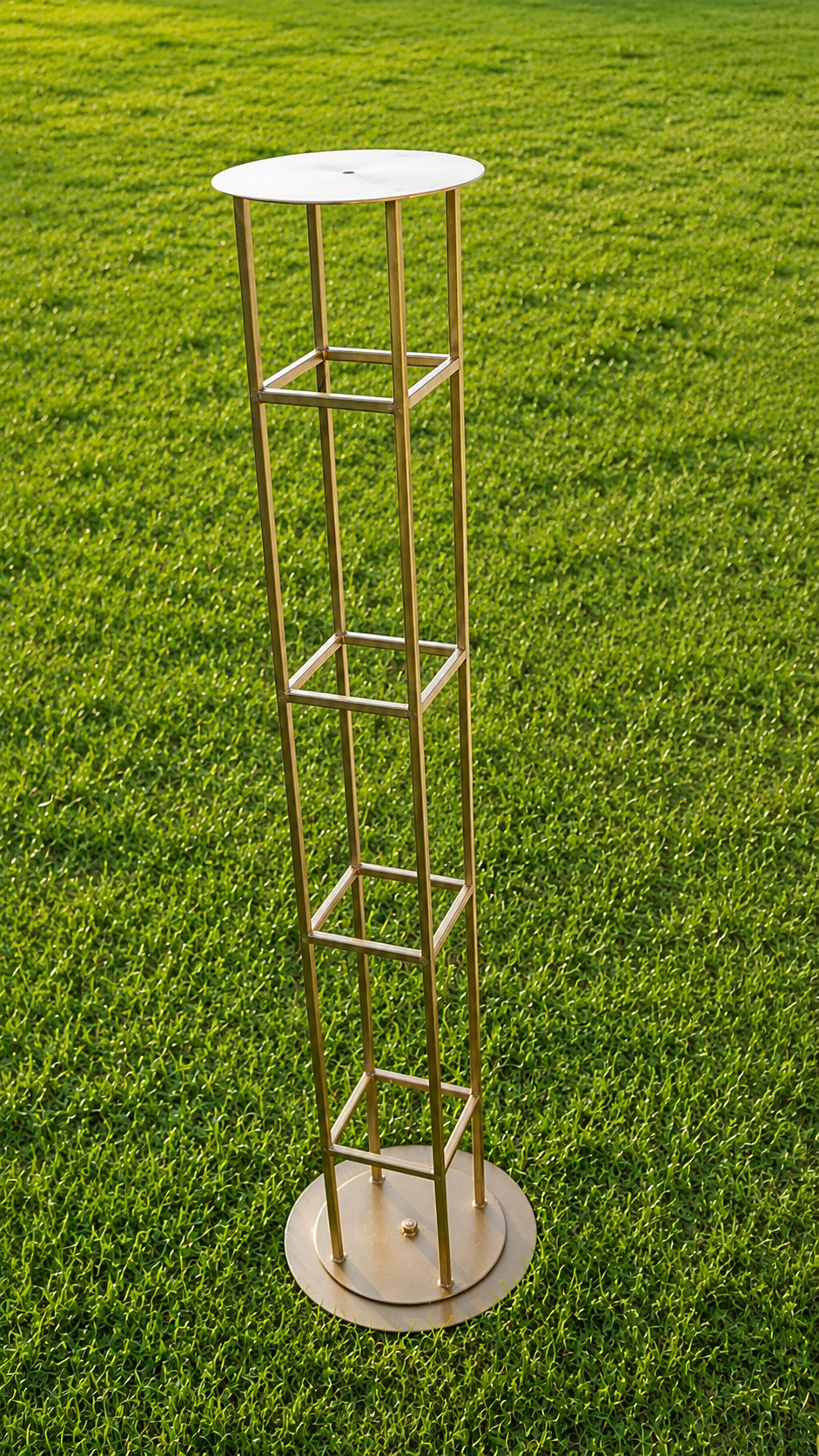 Flower Stand – Gold metal geometric flower tower stand Gold metal geometric flower tower stand