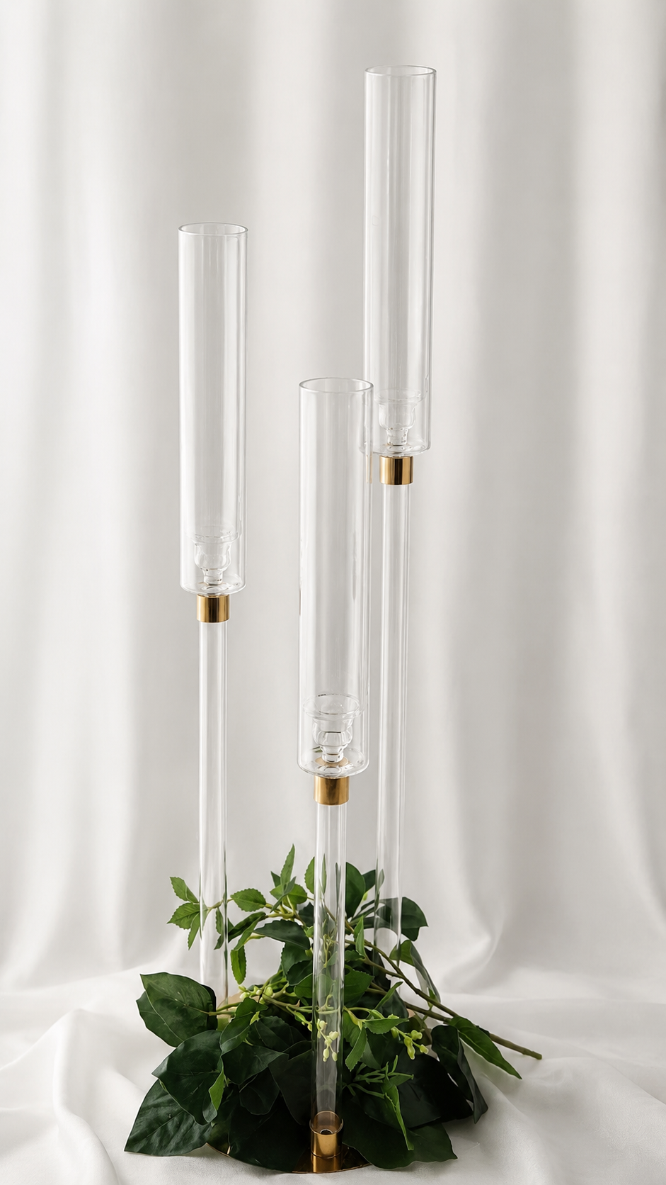 Candelabra – 3 arm Acrylic with gold base Clear acrylic 3 arm candelabra